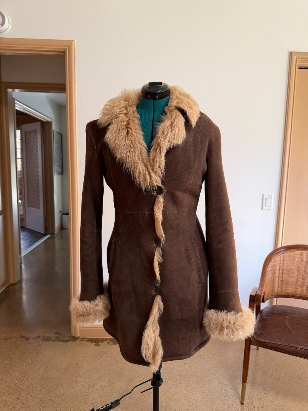 🔥🔥🔥🔥Authentic designer Shearling coat